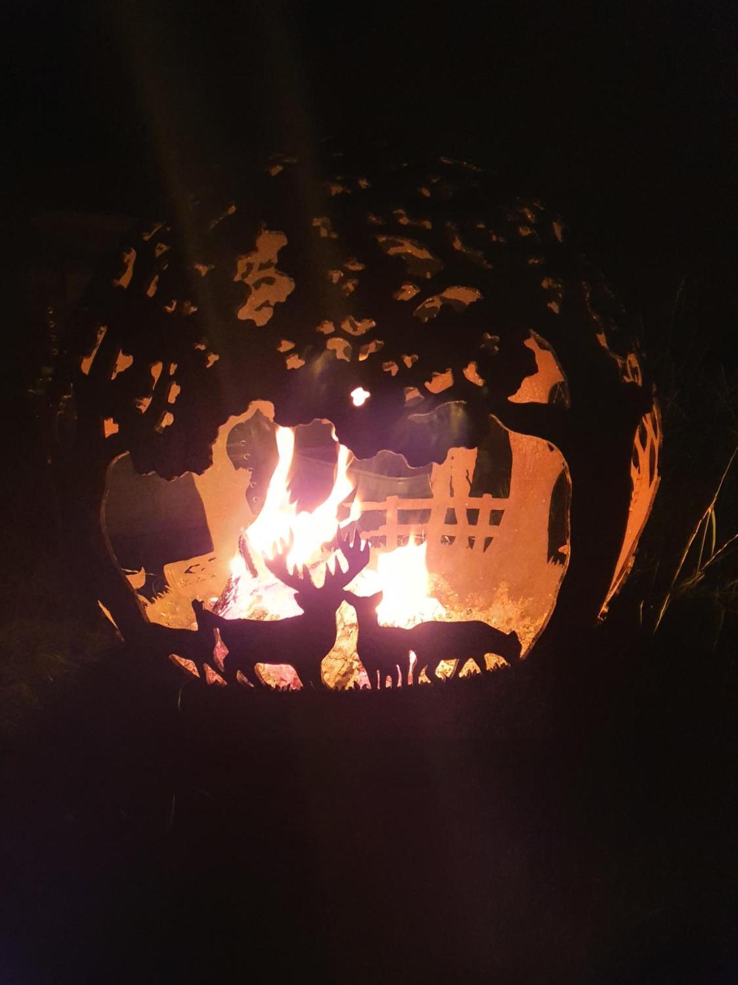 Hotel Gilfach Gower Farm Luxury Yurt With Hot Tub Ammanford Exterior foto