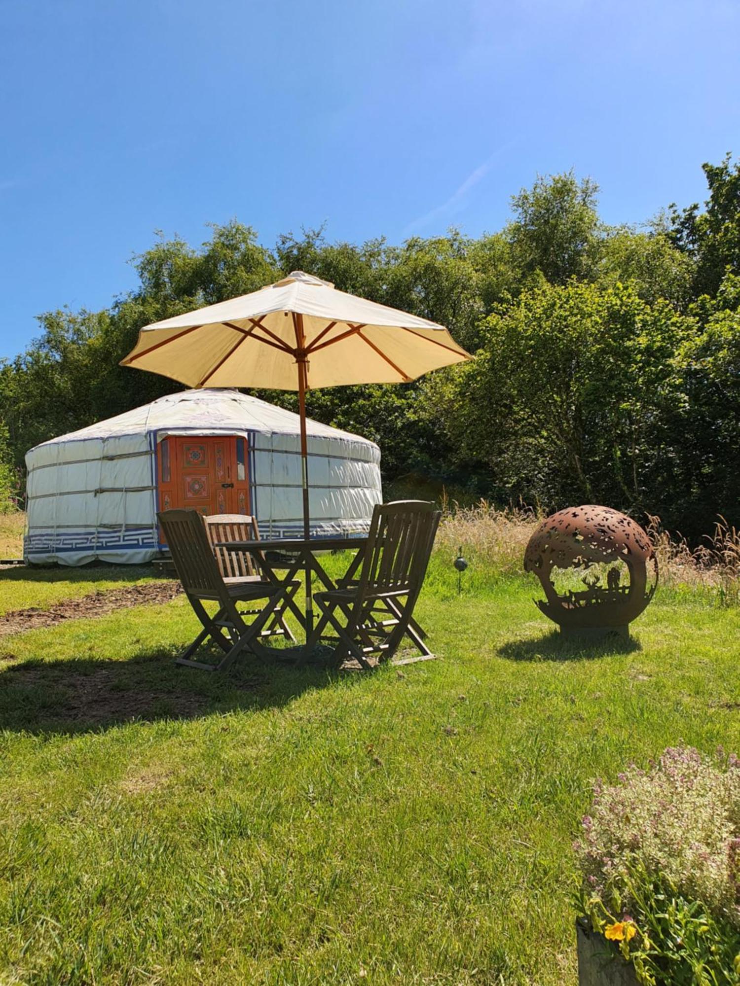 Hotel Gilfach Gower Farm Luxury Yurt With Hot Tub Ammanford Exterior foto