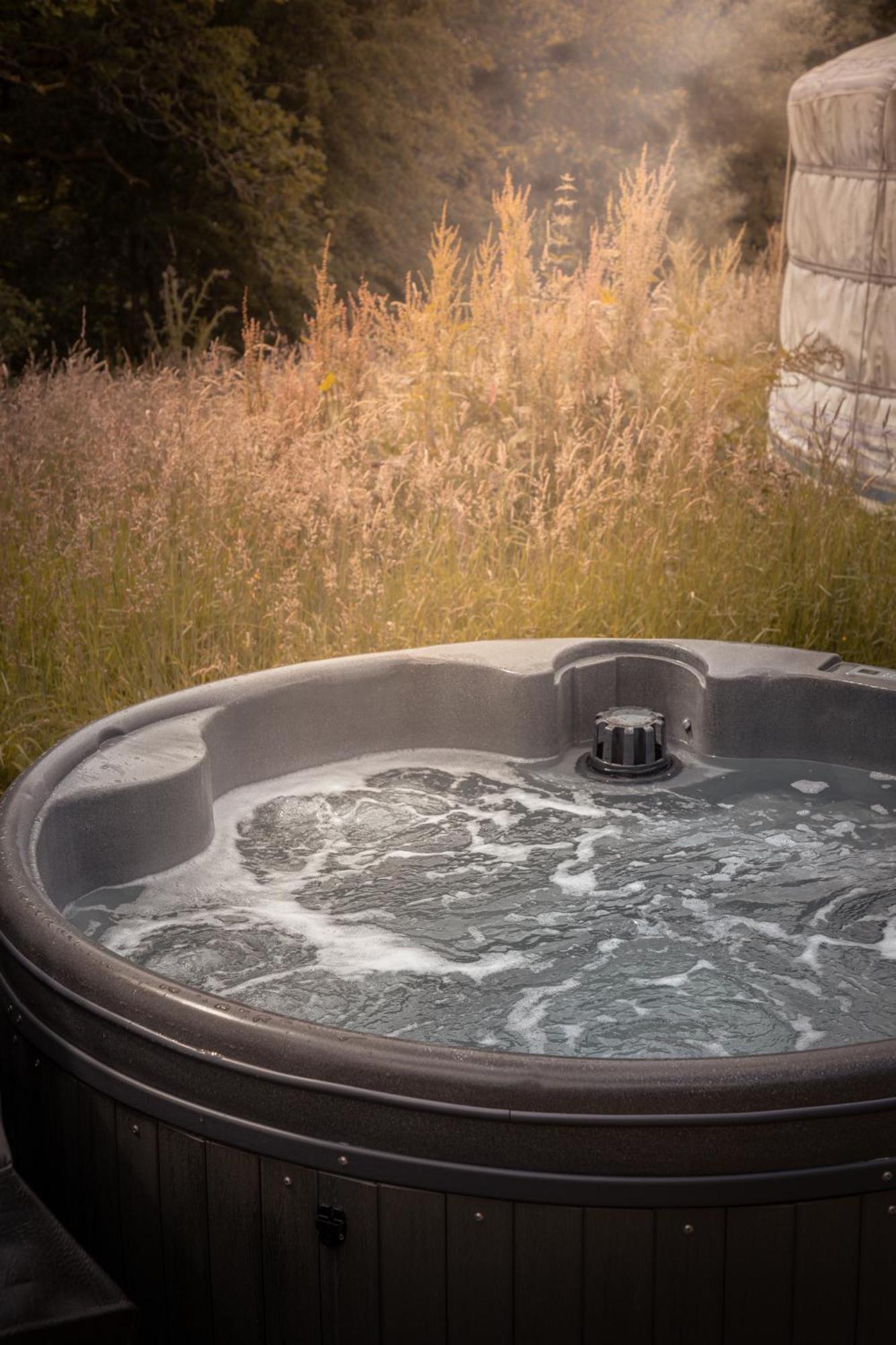 Hotel Gilfach Gower Farm Luxury Yurt With Hot Tub Ammanford Exterior foto